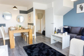 Air Host and Stay - Beautiful 3 bedroom home minutes from LFC and city Ref 33